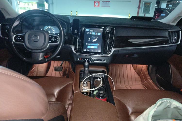 Used Volvo S90 2018 T4 Zhiyuan Edition Center Console