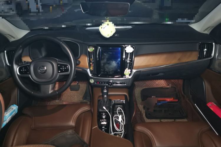 Used Volvo S90 2018 T5 Prestige Edition Center Console
