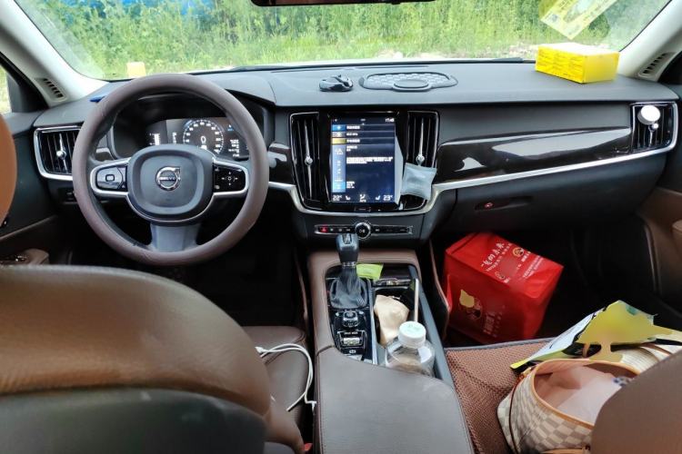 Used Volvo S90 2018 T4 Zhiyuan Edition Center Console