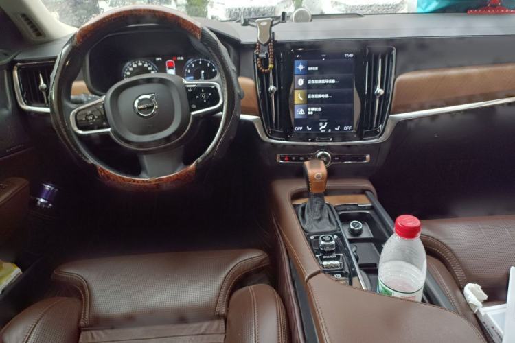 Used Volvo S90 2018 T5 Prestige Edition Center Console
