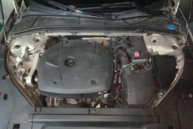 Used Volvo S90 2018 T4 Zhiyuan Edition Engine Bay