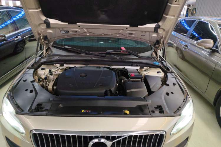 Used Volvo S90 2018 T4 Zhiyi Edition Engine Bay