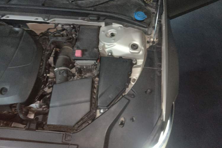 Used Volvo S90 2018 T4 Zhiyuan Edition Engine Bay Left