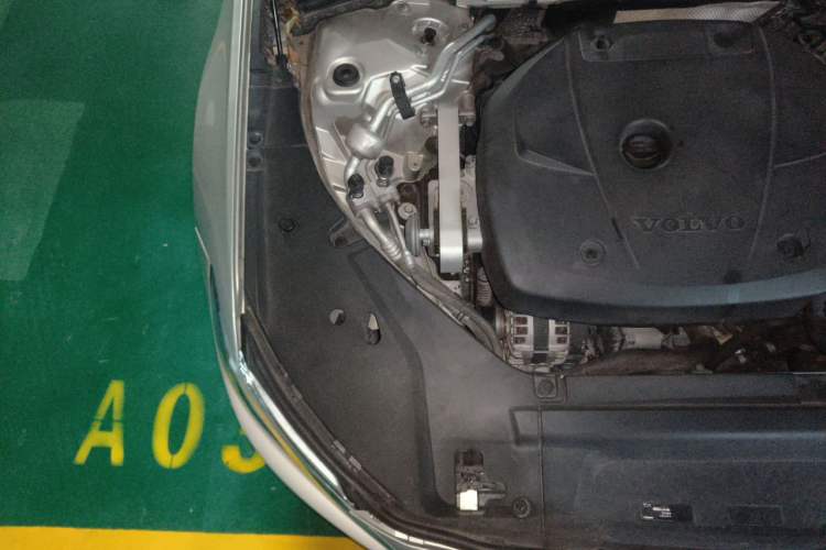 Used Volvo S90 2018 T4 Zhiyuan Edition Engine Bay Right