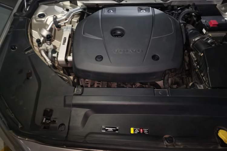 Used Volvo S90 2018 T5 Prestige Edition Engine Bay Right