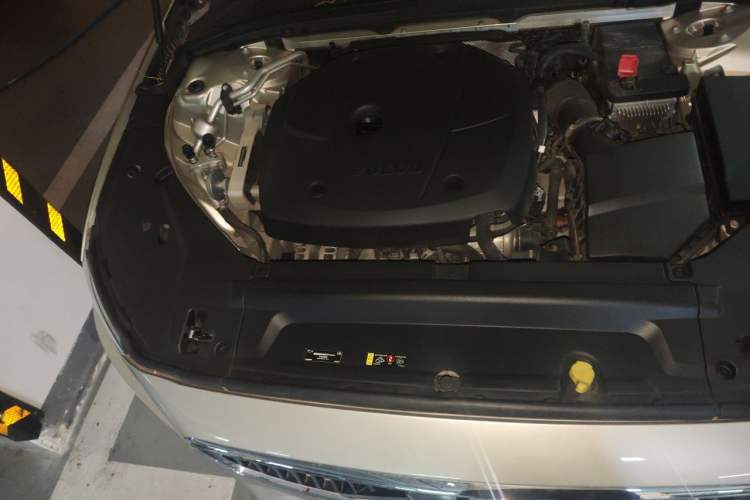 Used Volvo S90 2018 T4 Zhiyuan Edition Engine Bay Right