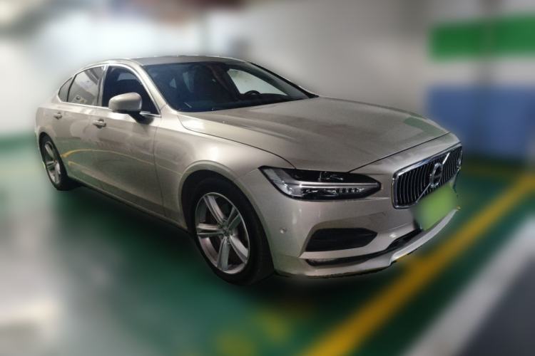 Used Volvo S90 2018 T4 Zhiyuan Edition Front Right 45 Deg