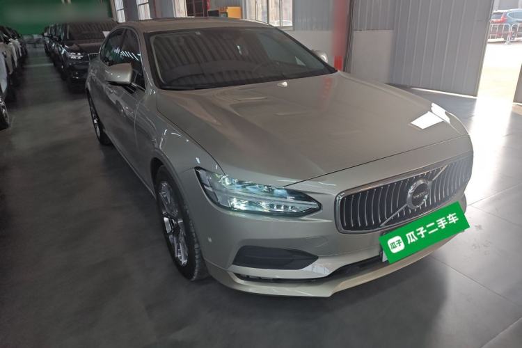 Used Volvo S90 2018 T5 Zhiyuan Edition Front Right 45 Deg