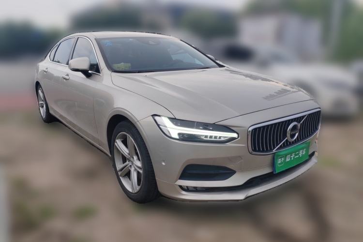 Used Volvo S90 2018 T4 Zhiyuan Edition Front Right 45 Deg