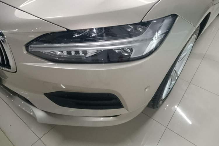 Used Volvo S90 2018 T4 Zhiyuan Edition Left Front Headlight