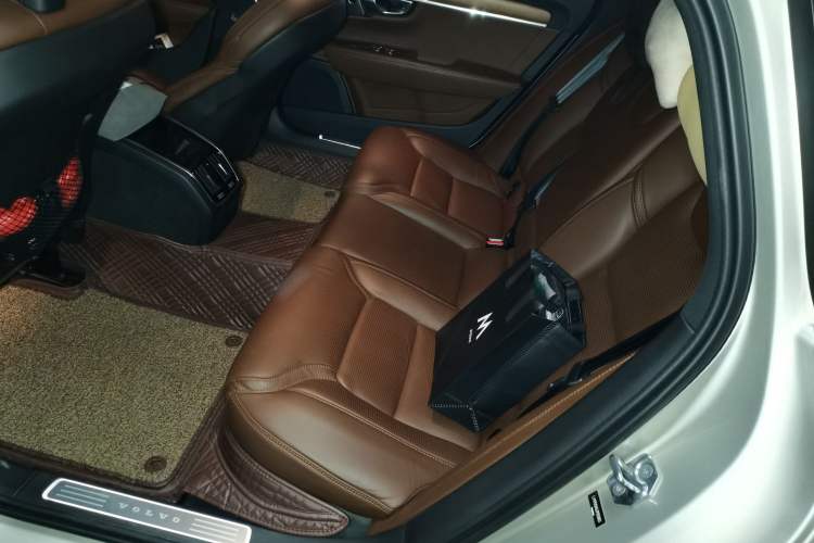 Used Volvo S90 2018 T5 Prestige Edition Left Rear Seat