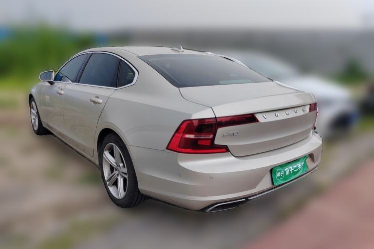 Used Volvo S90 2018 T4 Zhiyuan Edition Rear Left 45 Deg