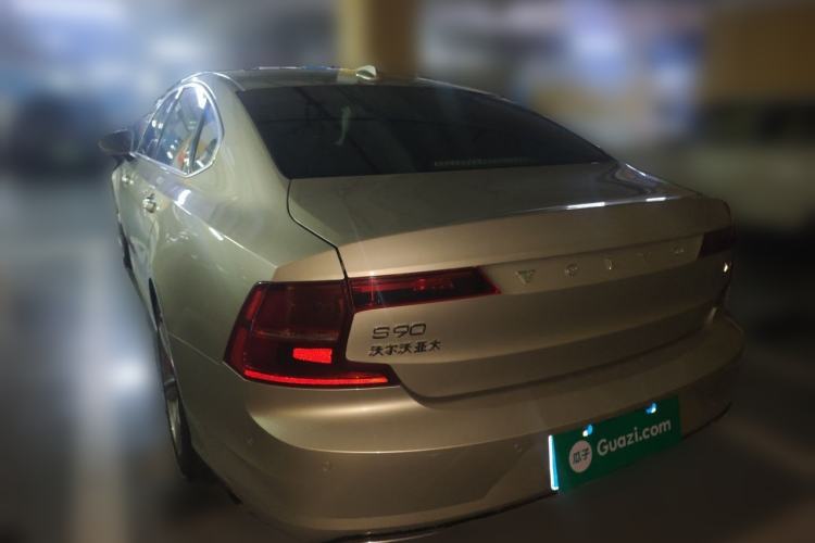 Used Volvo S90 2018 T4 Zhiyuan Edition Rear Left 45 Deg