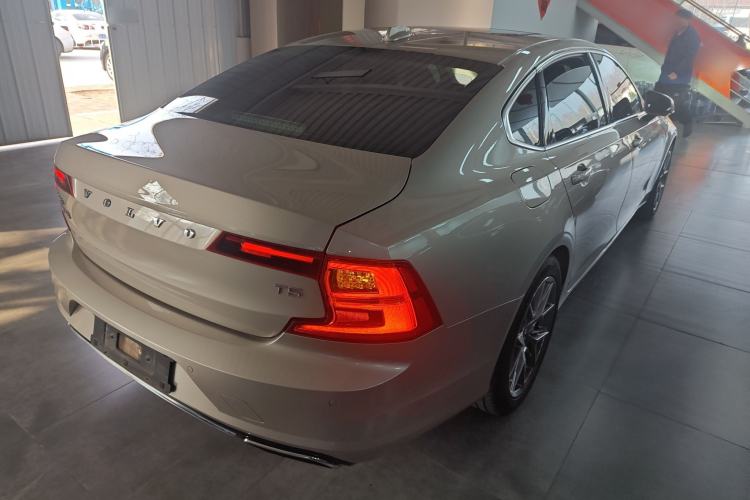 Used Volvo S90 2018 T5 Zhiyuan Edition Rear Right 45 Deg
