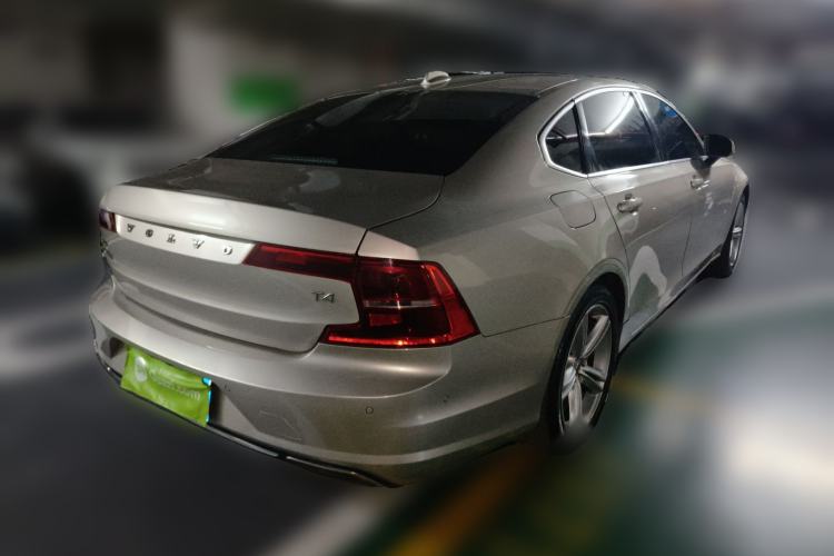Used Volvo S90 2018 T4 Zhiyuan Edition Rear Right 45 Deg