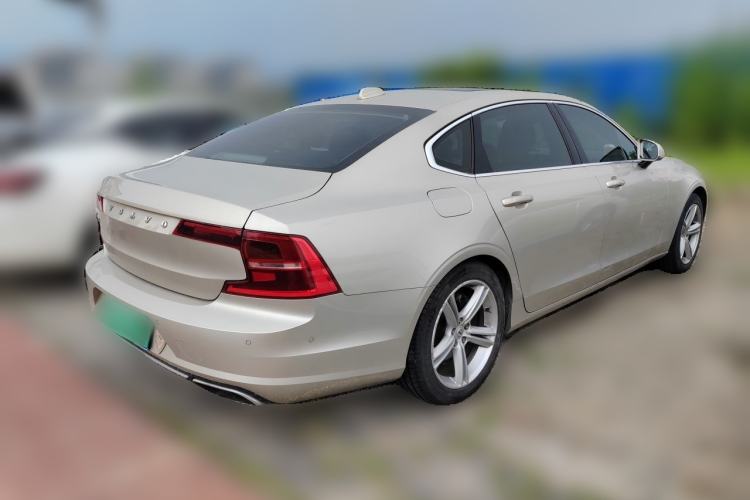 Used Volvo S90 2018 T4 Zhiyuan Edition Rear Right 45 Deg