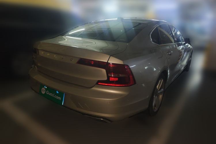 Used Volvo S90 2018 T4 Zhiyuan Edition Rear Right 45 Deg
