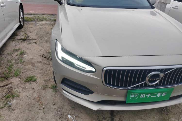 Used Volvo S90 2018 T4 Zhiyuan Edition Right Front Headlight