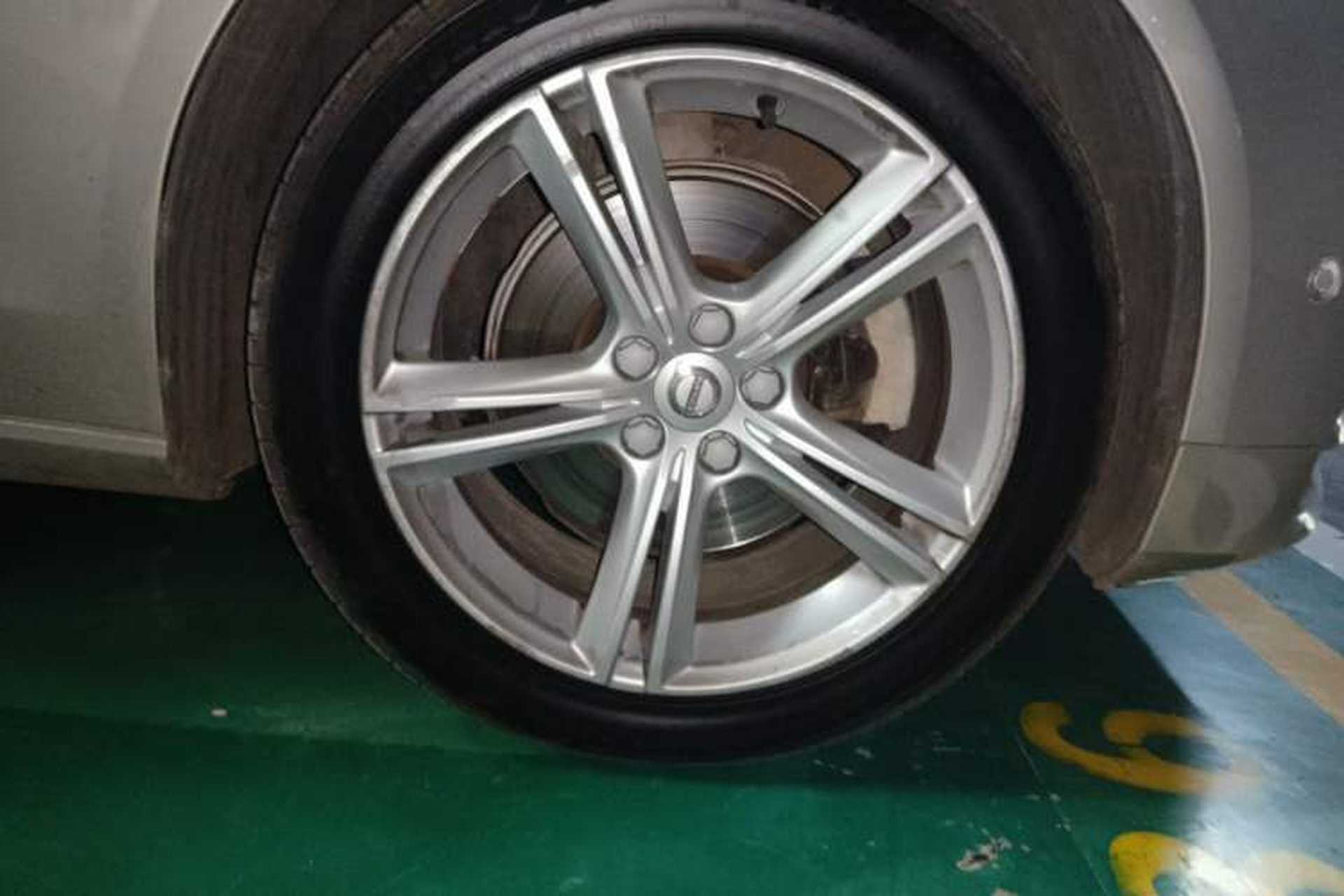 Used Volvo S90 2018 T4 Zhiyuan Edition Right Front Wheel Hub