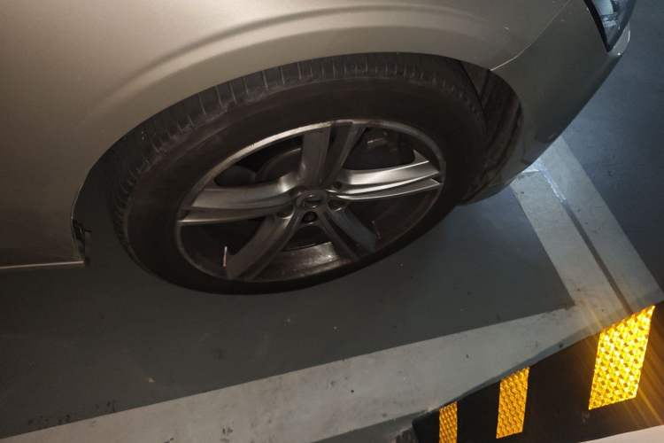 Used Volvo S90 2018 T4 Zhiyuan Edition Right Front Wheel Hub