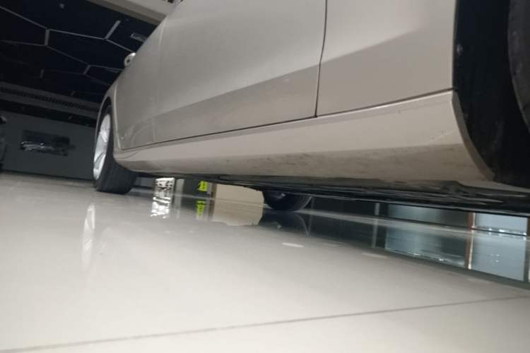 Used Volvo S90 2018 T4 Zhiyuan Edition Right Side Sill