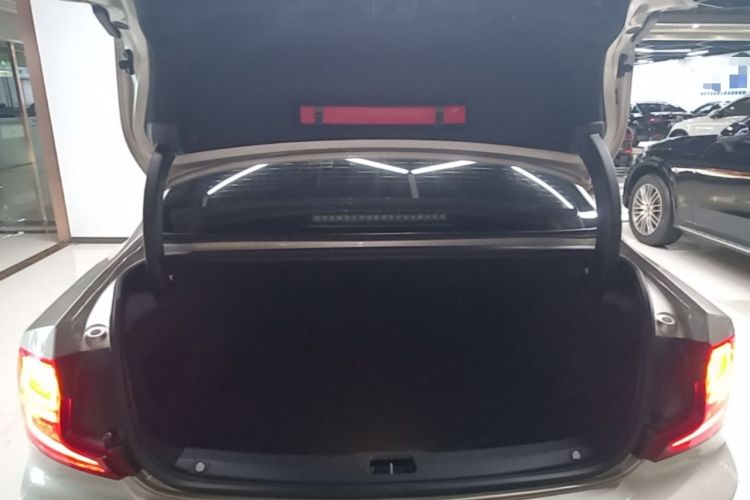 Used Volvo S90 2018 T4 Zhiyuan Edition Trunk