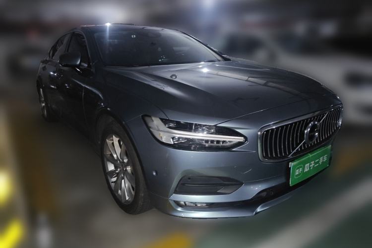 Used Volvo S90 2018 T5 Zhiyuan Edition Front Right 45 Deg