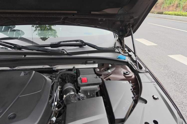Used Volvo S90 2018 T5 Zhiyuan Edition Engine Bay Left