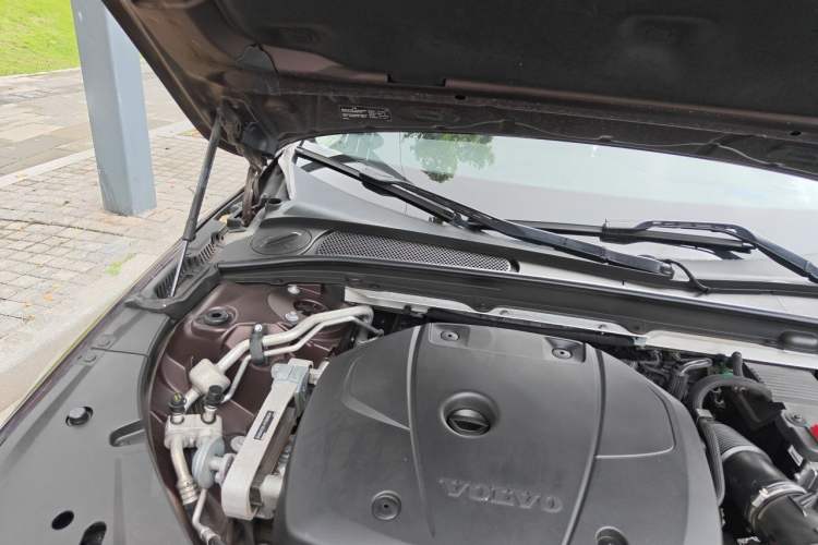 Used Volvo S90 2018 T5 Zhiyuan Edition Engine Bay Right