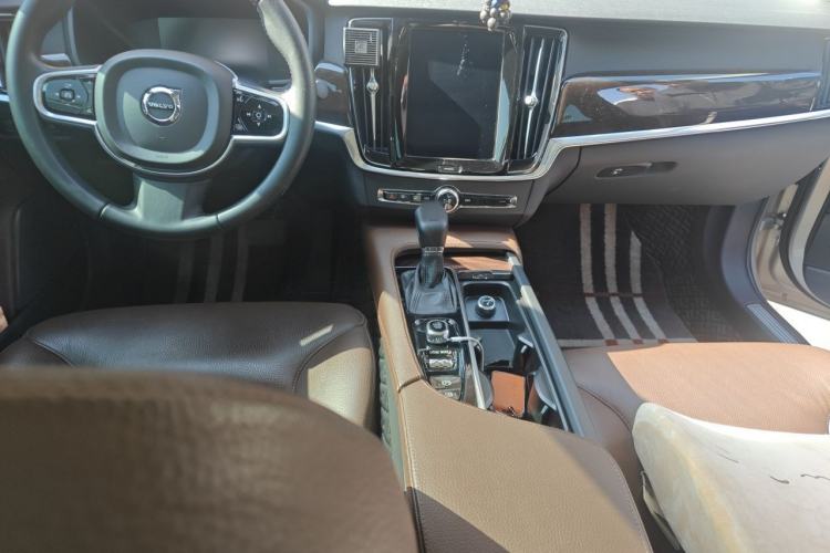 Used Volvo S90 2018 T4 Zhiyuan Edition Center Console