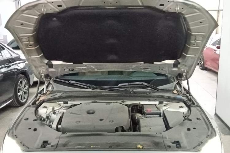 Used Volvo S90 2018 T4 Zhiyuan Edition Engine Bay