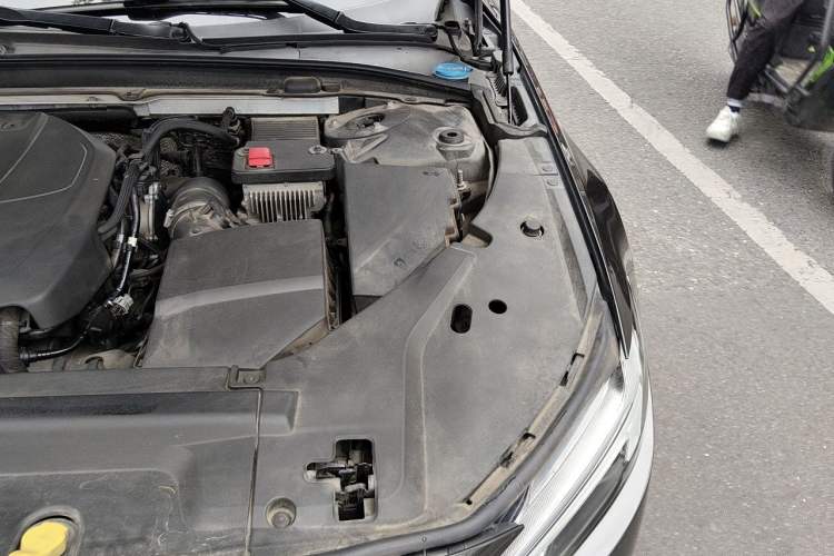 Used Volvo S90 2018 T5 Zhiyuan Edition Engine Bay Left
