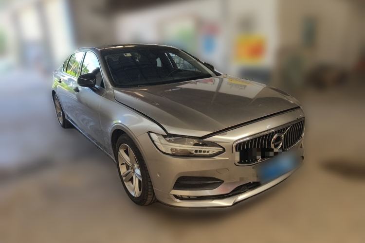 Used Volvo S90 2018 T4 Zhiyuan Edition Front Right 45 Deg