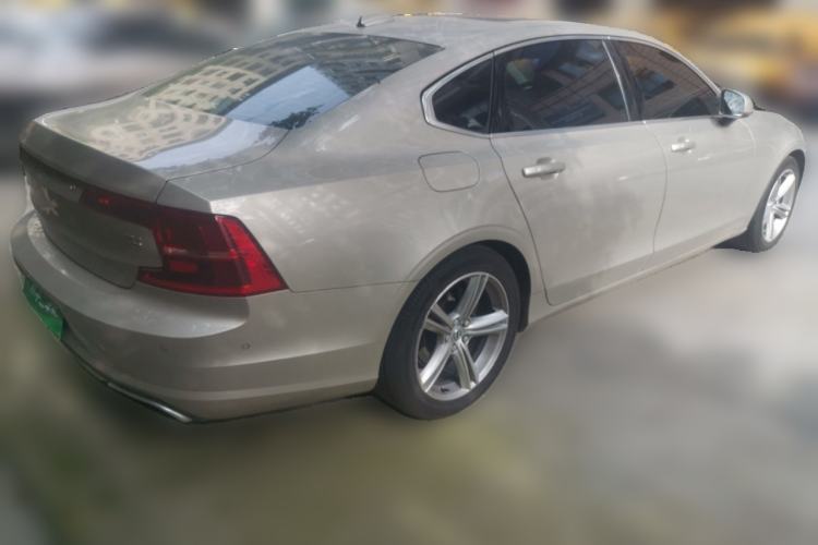 Used Volvo S90 2018 T4 Zhiyuan Edition Rear Right 45 Deg