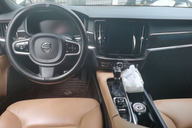 Used Volvo S90 2018 T5 Zhiyuan Edition Center Console