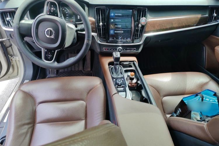 Used Volvo S90 2018 T4 Zhiyuan Edition Center Console