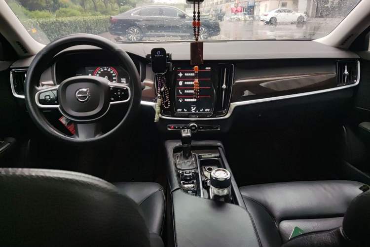 Used Volvo S90 2018 T4 Zhiyuan Edition Center Console