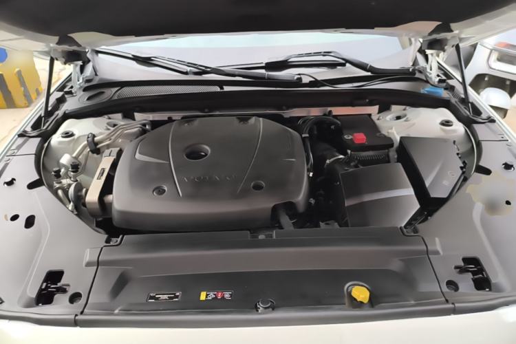 Used Volvo S90 2018 T5 Zhiyuan Edition Engine Bay
