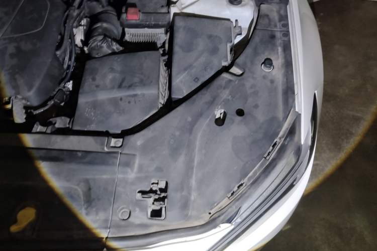 Used Volvo S90 2018 T4 Zhiyuan Edition Engine Bay Left