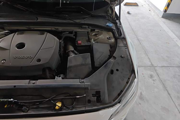 Used Volvo S90 2018 T4 Zhiyuan Edition Engine Bay Left