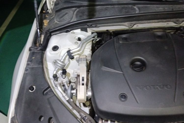 Used Volvo S90 2018 T5 Zhiya Edition Engine Bay Right