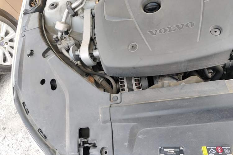 Used Volvo S90 2018 T4 Zhiyuan Edition Engine Bay Right