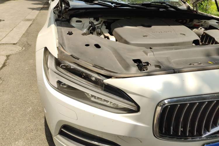 Used Volvo S90 2018 T5 Zhiya Edition Engine Bay Right