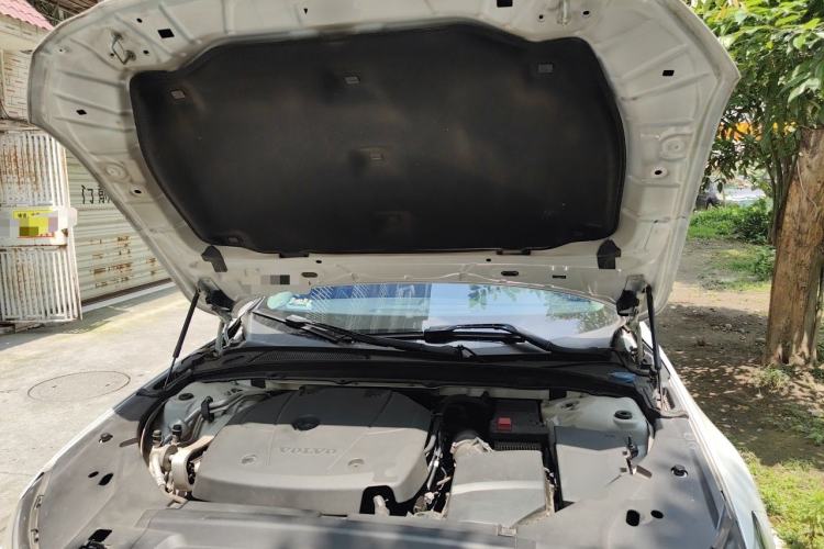 Used Volvo S90 2018 T5 Zhiya Edition Engine Bay
