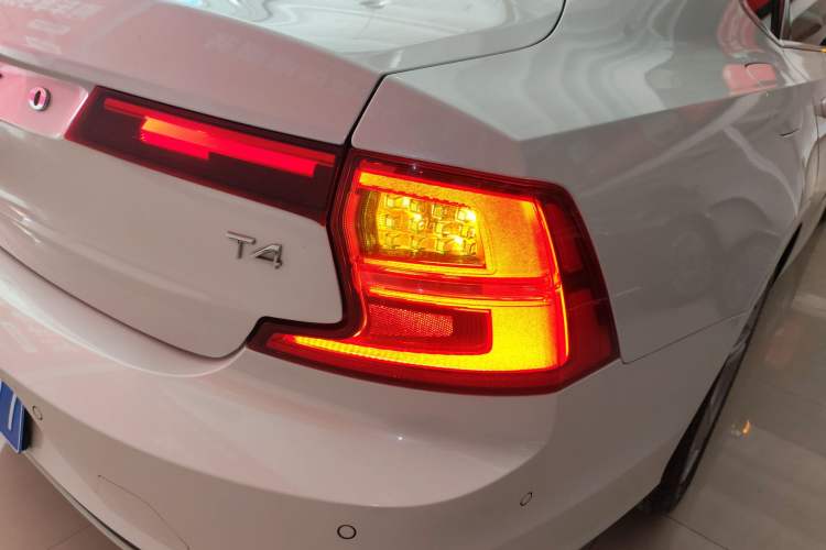 Used Volvo S90 2018 T4 Zhiyuan Edition Exterior 3