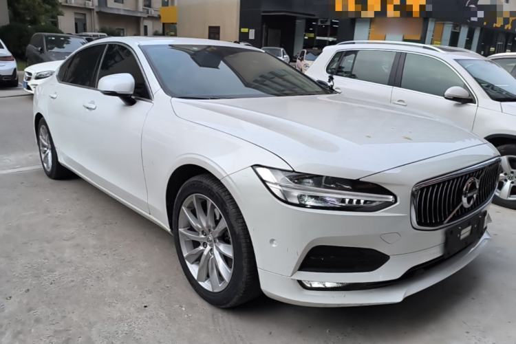Used Volvo S90 2018 T5 Zhiyuan Edition Front Right 45 Deg