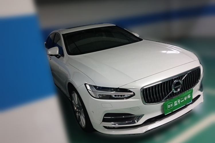 Used Volvo S90 2018 T5 Zhiya Edition Front Right 45 Deg
