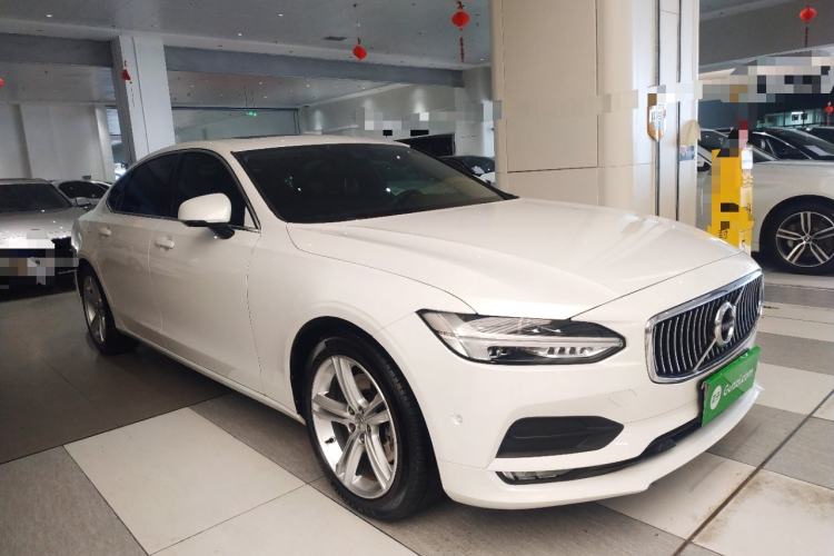 Used Volvo S90 2018 T4 Zhiyuan Edition Front Right 45 Deg