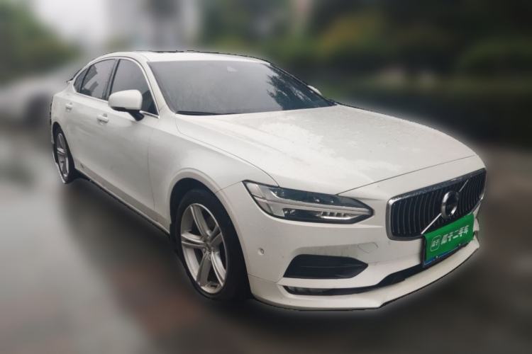 Used Volvo S90 2018 T4 Zhiyuan Edition Front Right 45 Deg