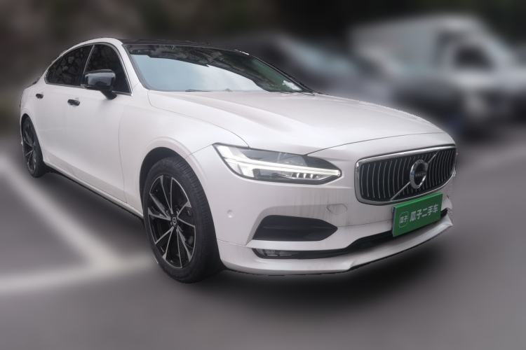 Used Volvo S90 2018 T4 Zhiyuan Edition Front Right 45 Deg